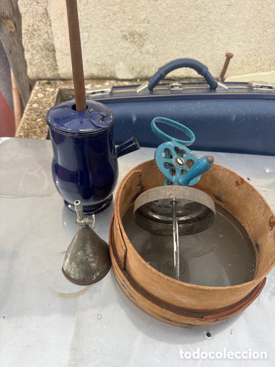 Antig&uuml;edades: Lote de instrumentos de cocina antiguo