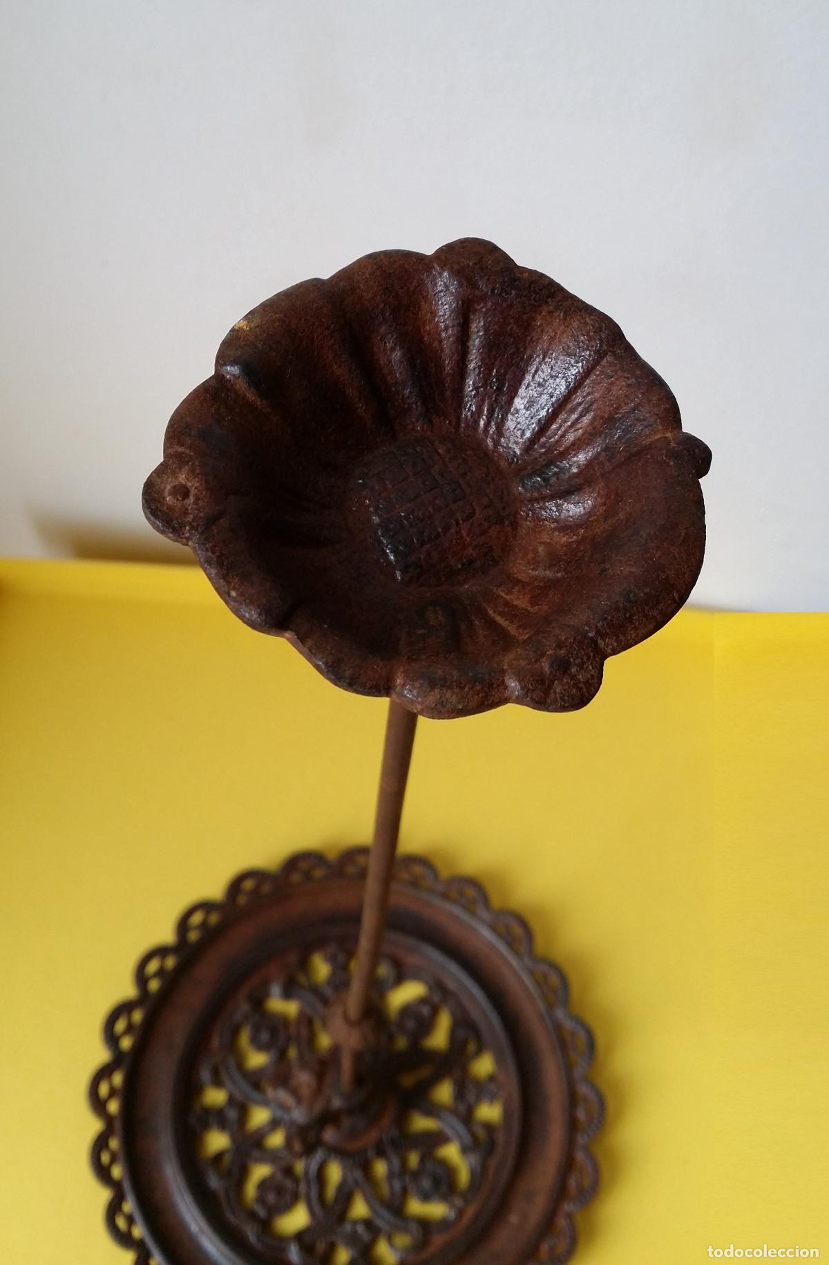 Antig&uuml;edades: Antiguo soporte para escaparates - Foto 4