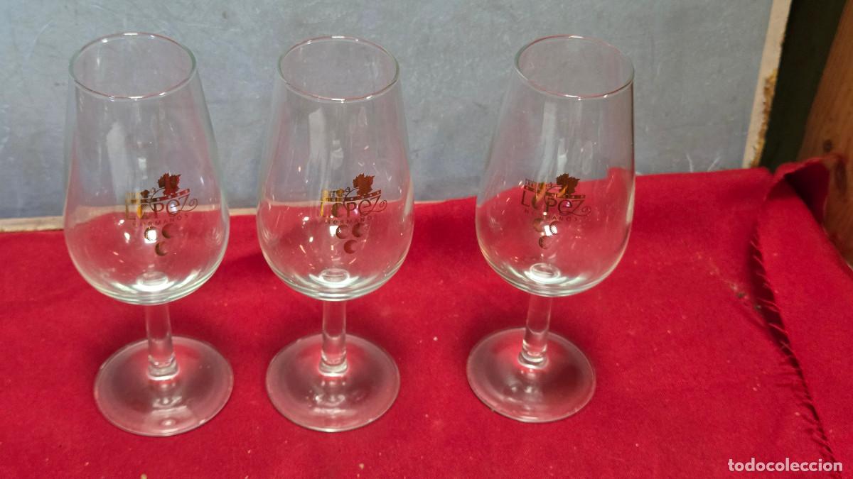 Antig&uuml;edades: 3 copas de cristal antiguo - Foto 1
