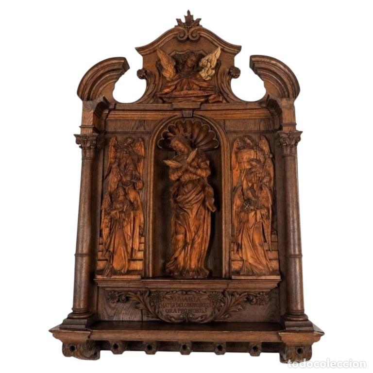 Antig&uuml;edades: Gran relieve de roble tallado de la Mater Dolorosa
