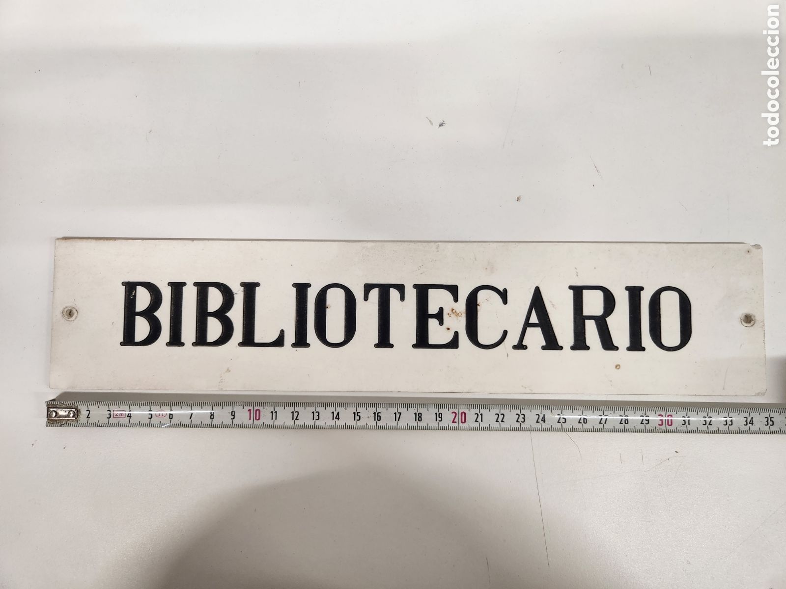 Antig&uuml;edades: Cartel Bibliotecario en pl&aacute;stico