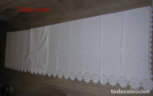 Antig&uuml;edades: Antiguo mantel de altar, grande. Lino Blanco con ganchillo a mano. 75 x 400 cm