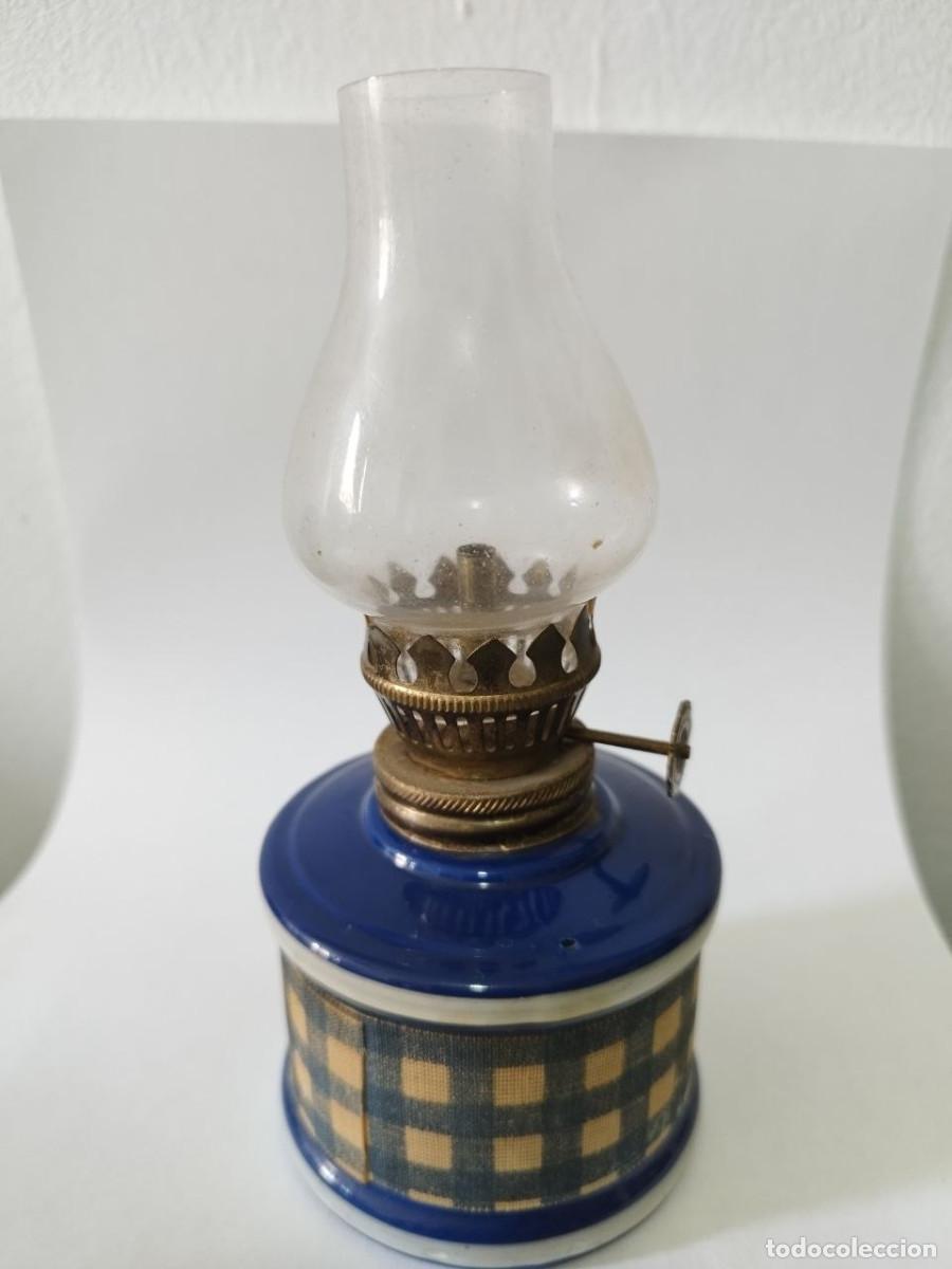 Antig&uuml;edades: Quinqu&eacute; antiguo l&aacute;mpara de aceite base cer&aacute;mica azul tulipa de cristal