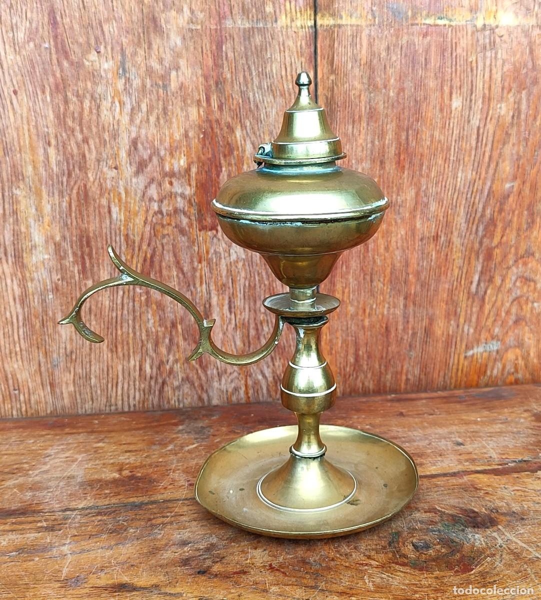 Antig&uuml;edades: Capuchina de aceite en bronce a - Foto 1