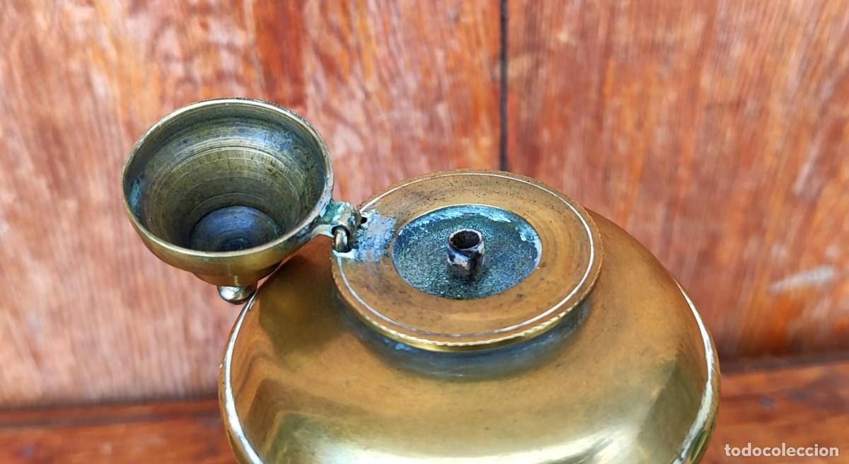 Antig&uuml;edades: Capuchina de aceite en bronce a - Foto 2