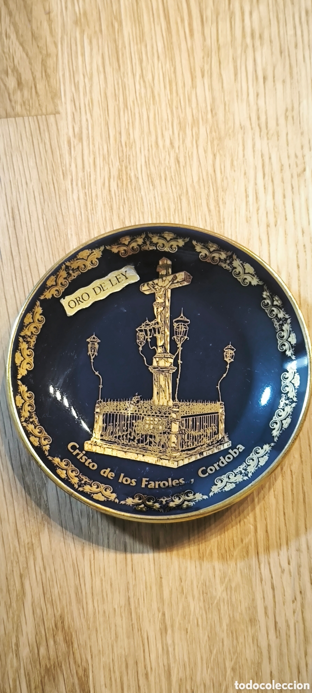 Antig&uuml;edades: PLATO ARTESAN&Iacute;AS BETH CASVEN &ndash; CRISTO DE LOS FAROLES C&Oacute;RDOBA &ndash; ORO DE LEY &ndash; 10 CM &ndash; A&Ntilde;OS 90