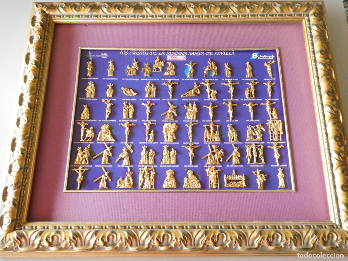 Antig&uuml;edades: CUADRO RELIGIOSO. 61 INSIGNIAS CRISTOS SEMANA SANTA SEVILLA 53X43CM 1,3KG