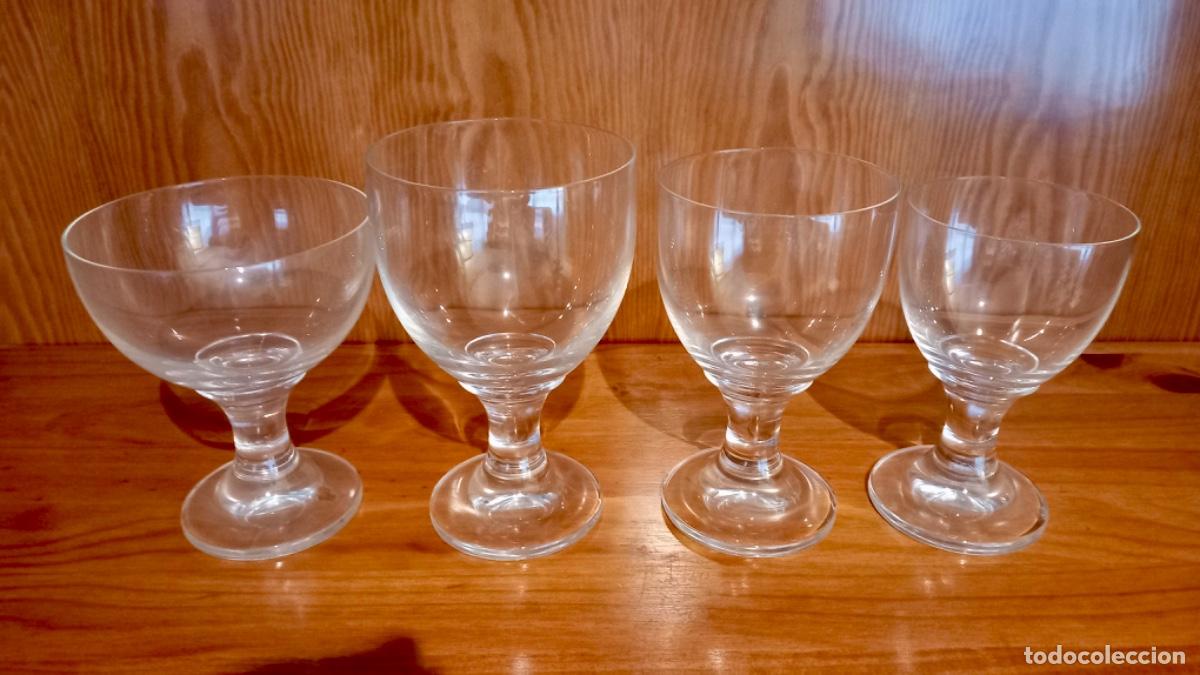 Antig&uuml;edades: Gran juego de cristaler&iacute;a de cristal tallado estilo vintage (43 piezas)