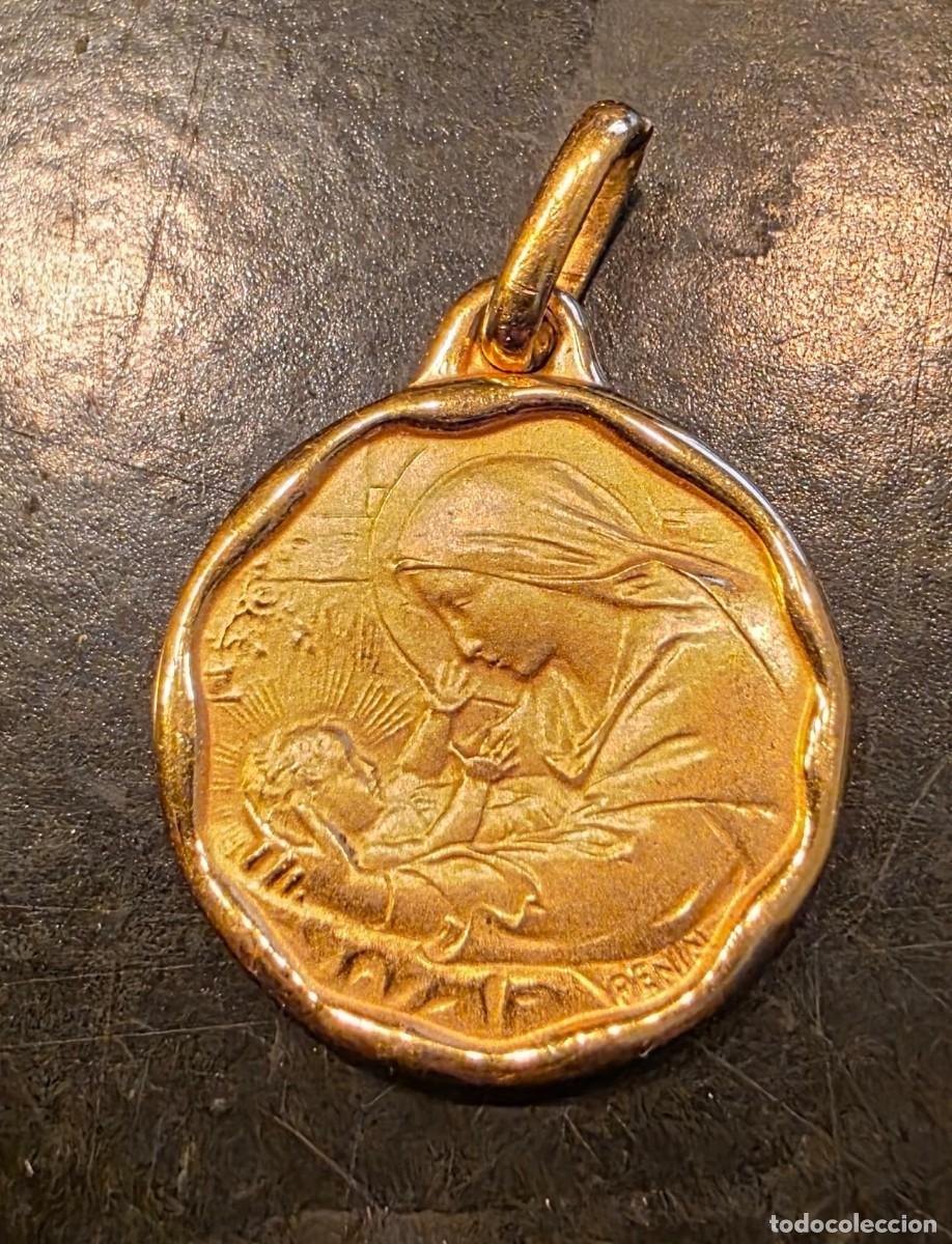 Antig&uuml;edades: Medalla religiosa vintage Basilique du Sacr&eacute;-C&oelig;ur de Montmartre &ndash; Virgen con Ni&ntilde;o &ndash; 2 cm
