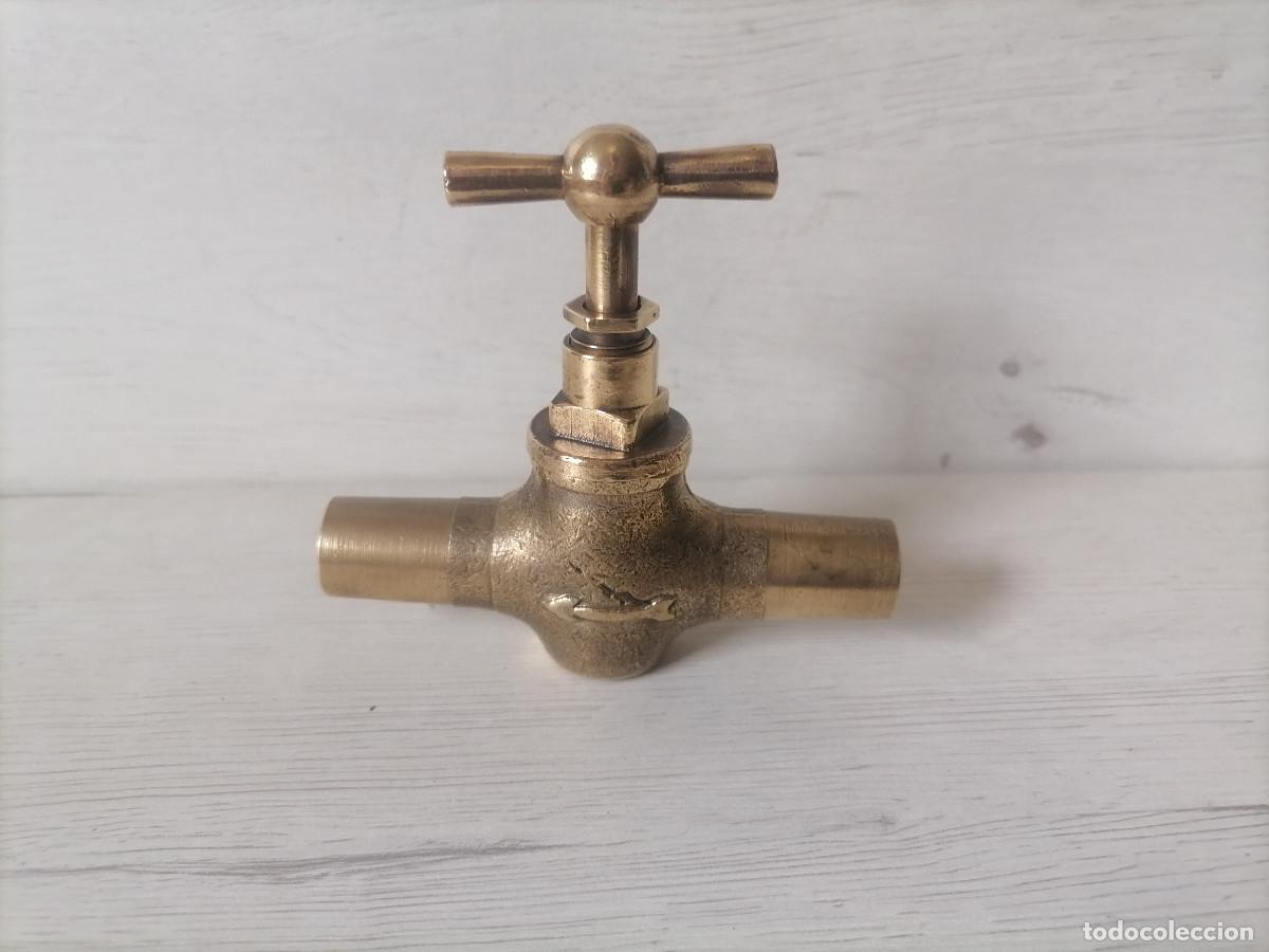 Antig&uuml;edades: Grifo o llave de paso de lat&oacute;n - Foto 1