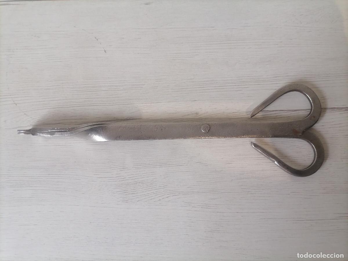 Antig&uuml;edades: Antiguas Tenazas de Hierro Forjado