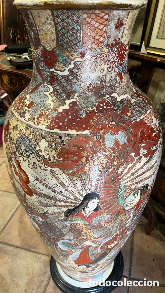 Antig&uuml;edades: Jarr&oacute;n japon&eacute;s Satsuma. M&uacute;ltiples figuras. Porcelana