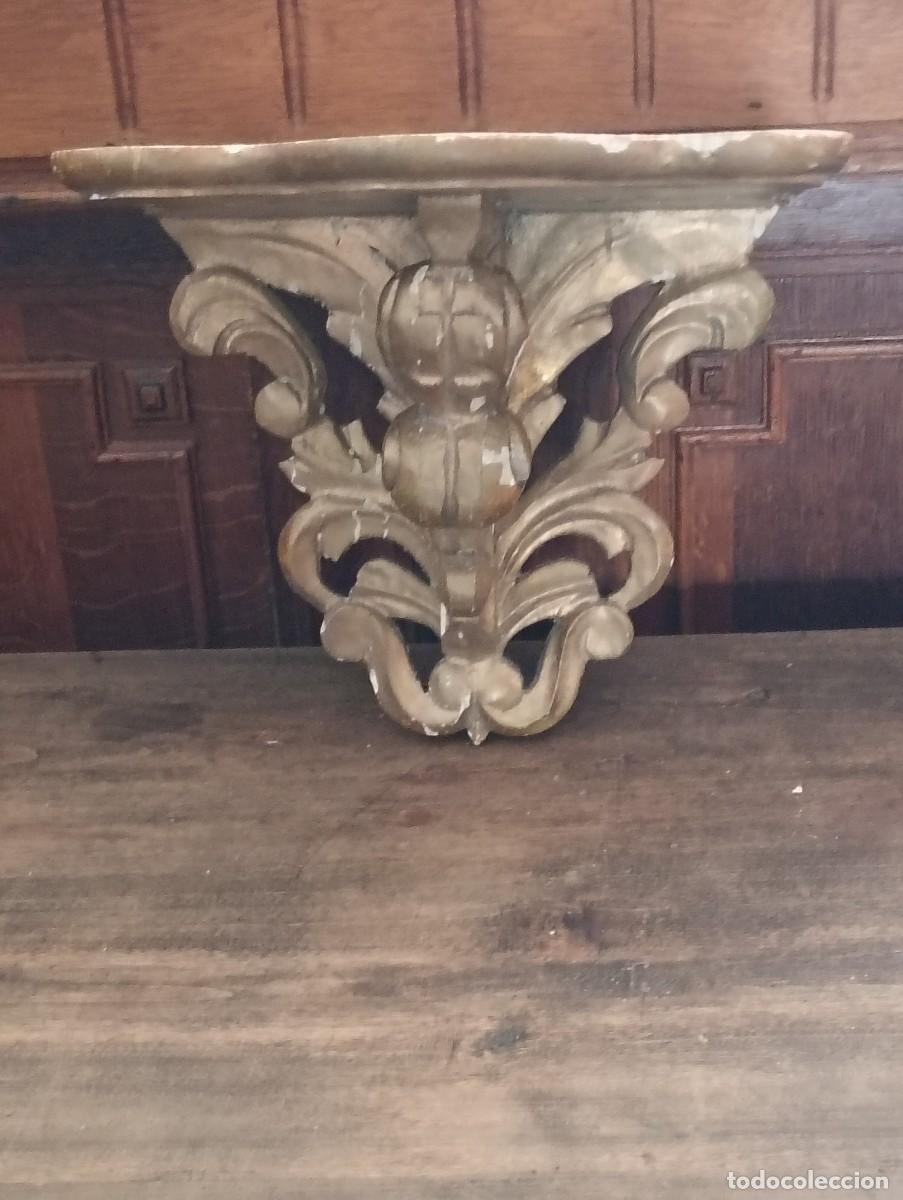 Antig&uuml;edades: M&eacute;nsula de madera dorada. S. XX. Estilo rococo