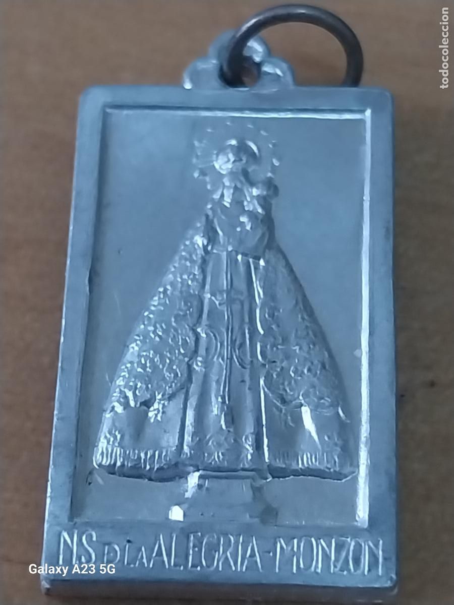 Antig&uuml;edades: MONZON VIRGEN NTRA SRA SE&Ntilde;ORA DE LA ALEGRIA MEDALLA RELIEVE ANTIGUA 2.37CMS ALTO ALUMINIO