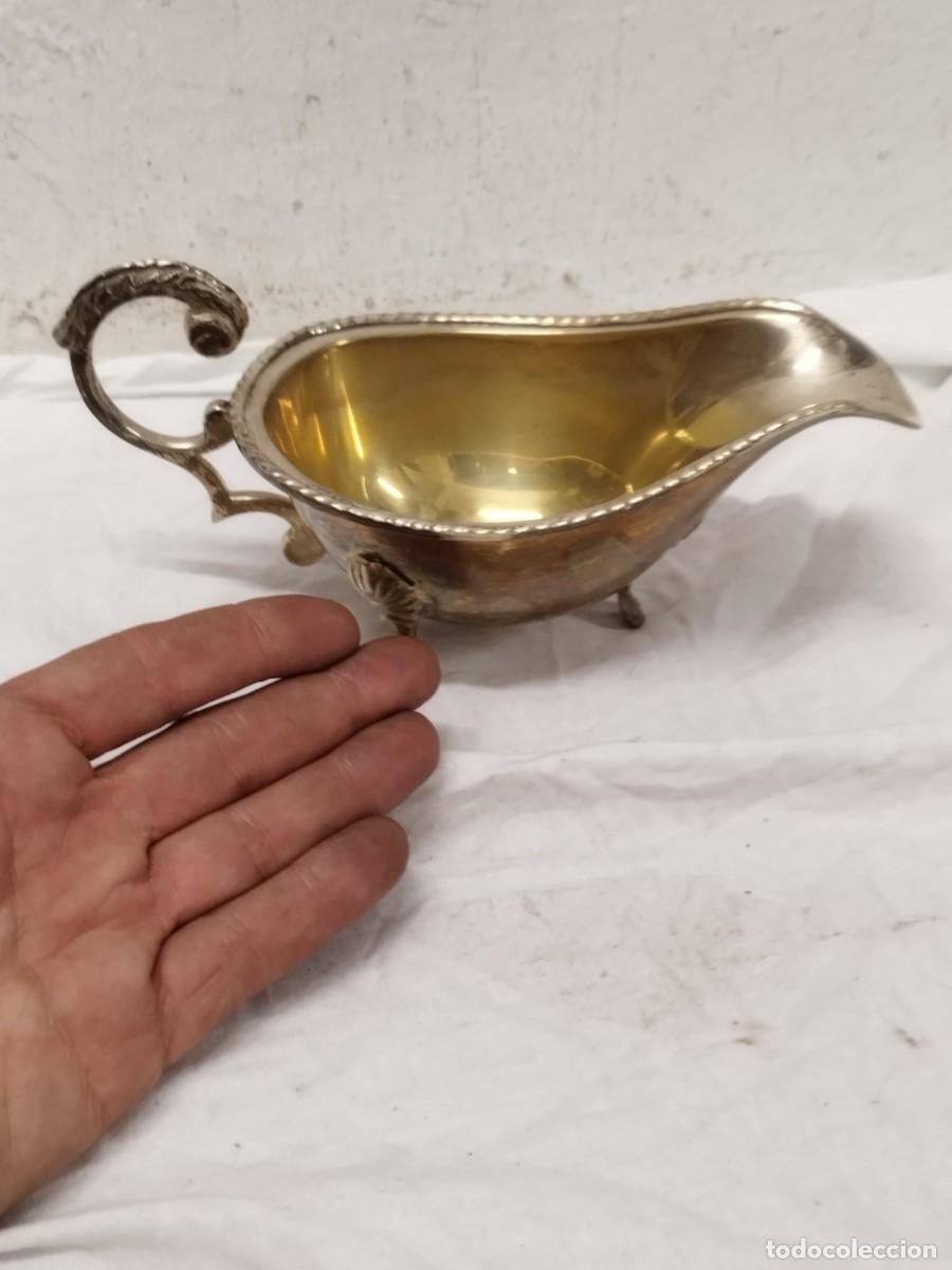 Antig&uuml;edades: Antigua Salsera Vintage de Metal Plateado - Estilo Sheffield.