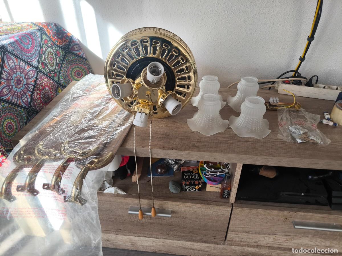 Antig&uuml;edades: Ventilador de te Ho lat&oacute;n 4 aspas de lat&oacute;n y madera y cuatro tulipas decoradas
