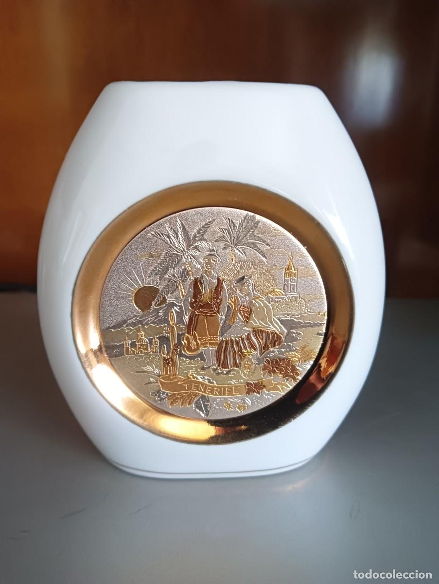 Antig&uuml;edades: MINI FLORERO DE PORCELANA GRABADO EN ORO CON LA TECNICA ZOGAN