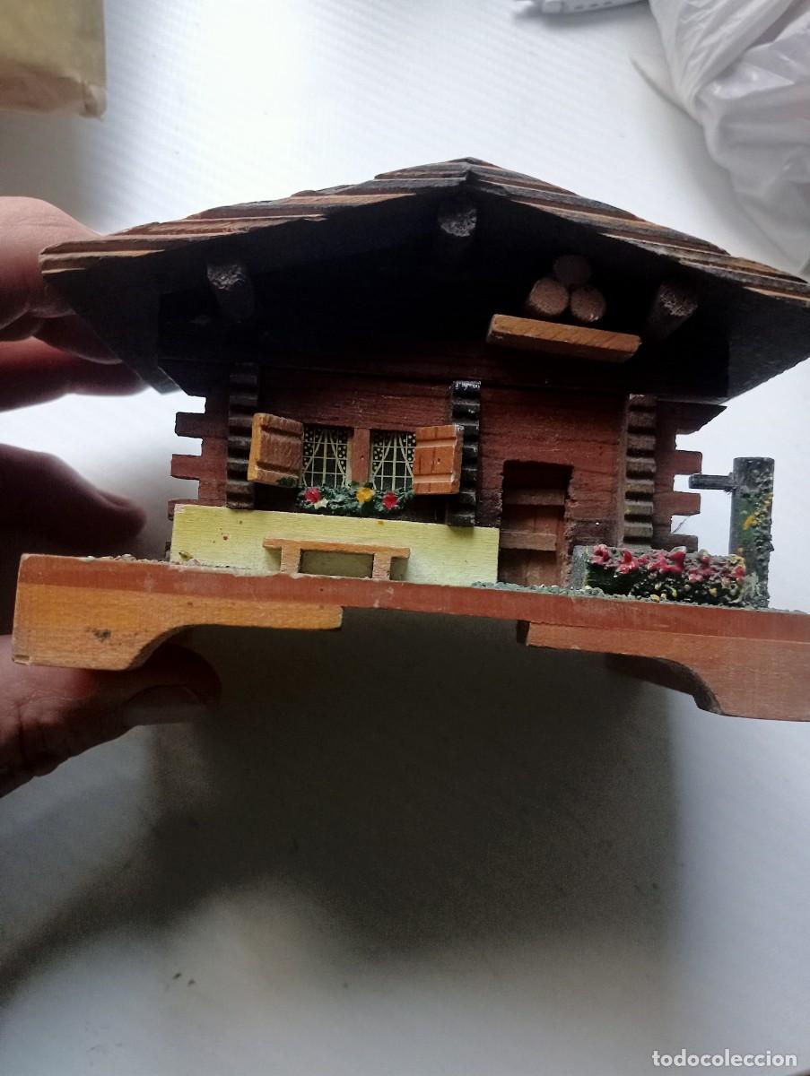 Antig&uuml;edades: CASITA SUIZA JOYERO CAJA PARA MINIATURAS NO ES MUSICAL EN MADERA MUY DETALLADA