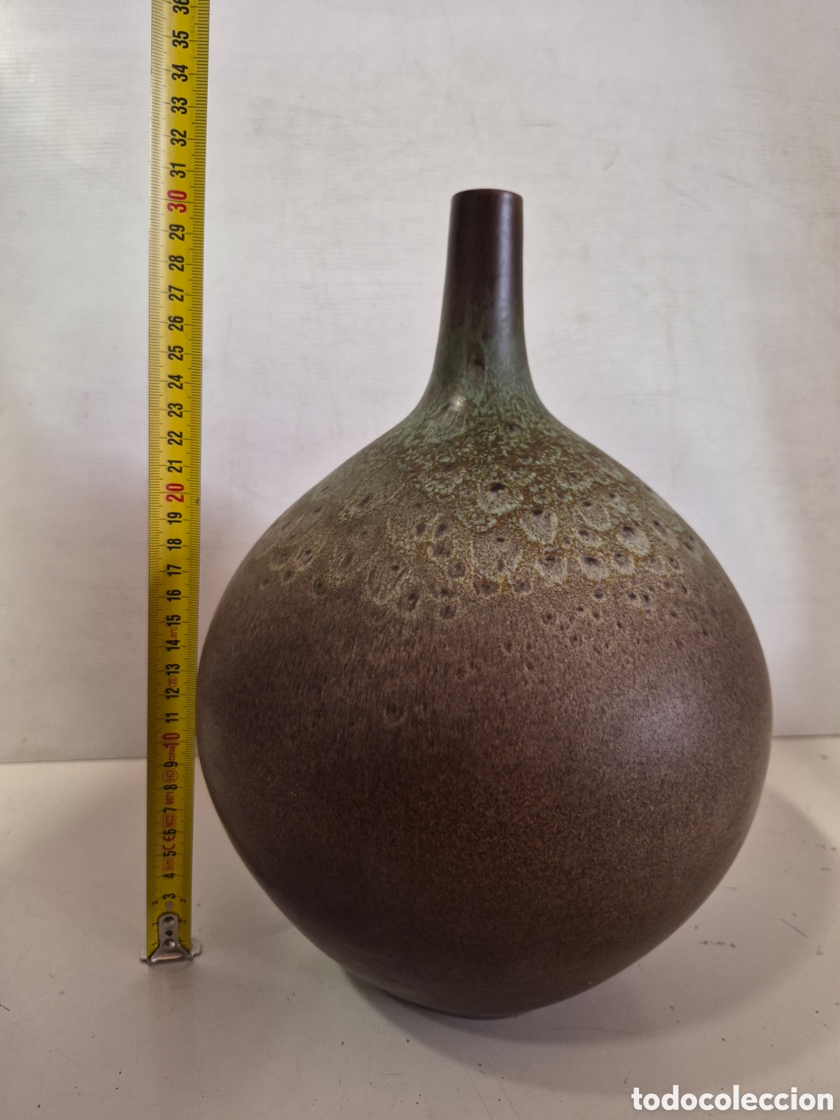 Antig&uuml;edades: JOSE ARELLANO (FRAGA, HUESCA, 1921 - 1997) BONITO JARRON EN CERAMICA, FIRMADO.