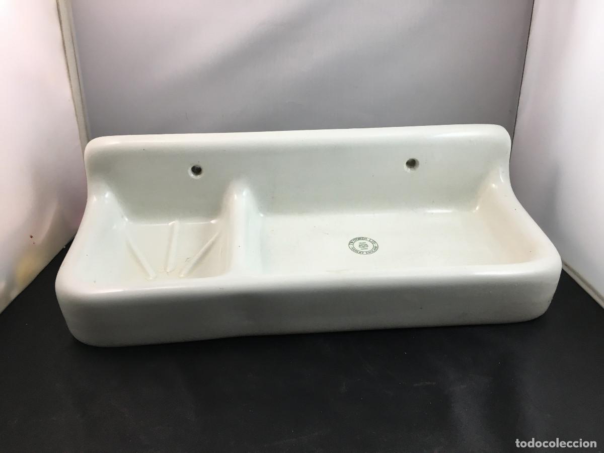 Antig&uuml;edades: Repisa de ba&ntilde;o antigua. Sello TWYFORDS LTD. Hanley (Inglaterra) 1920s