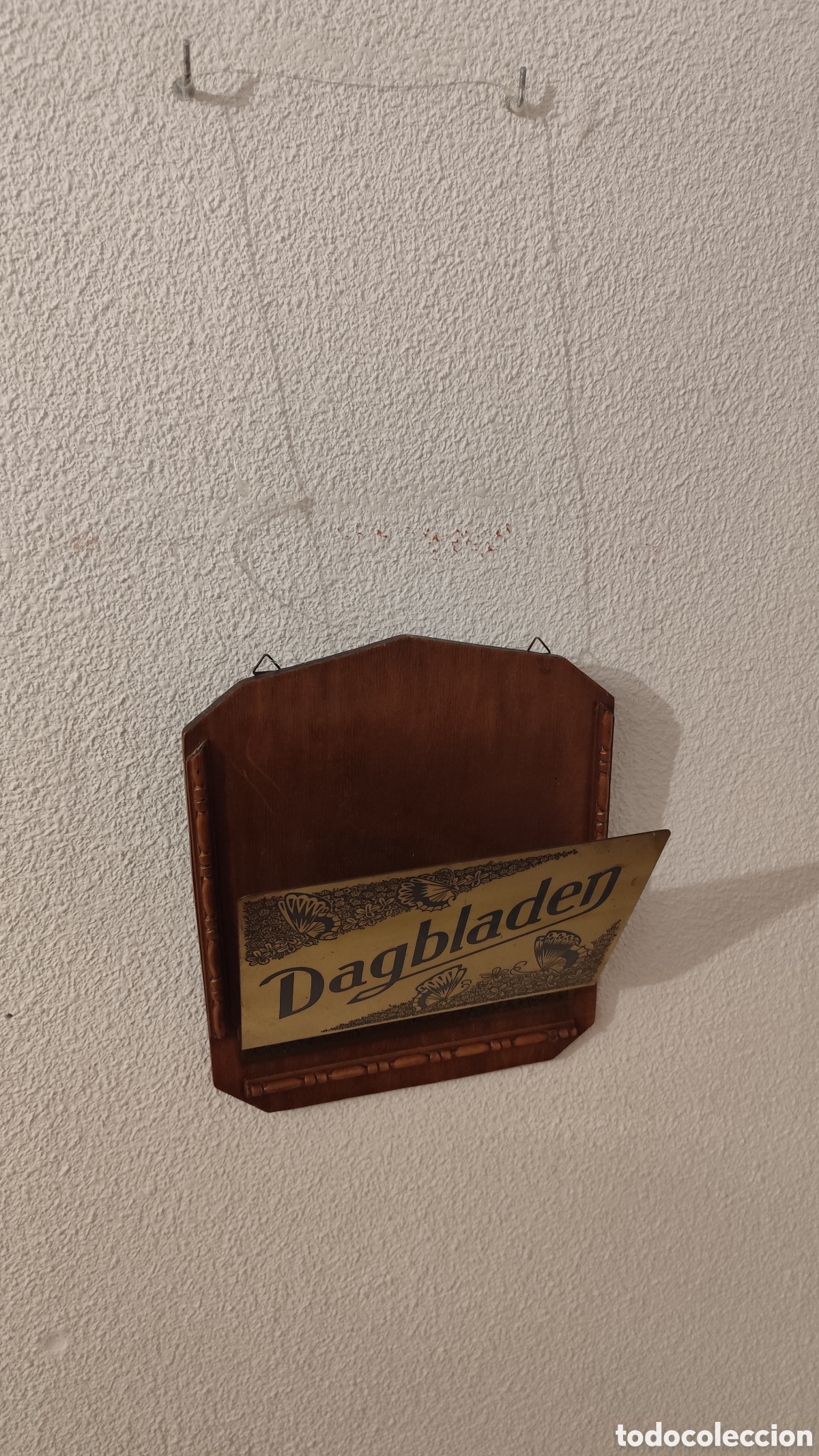 Antig&uuml;edades: Revistero de pared vintage - Foto 1