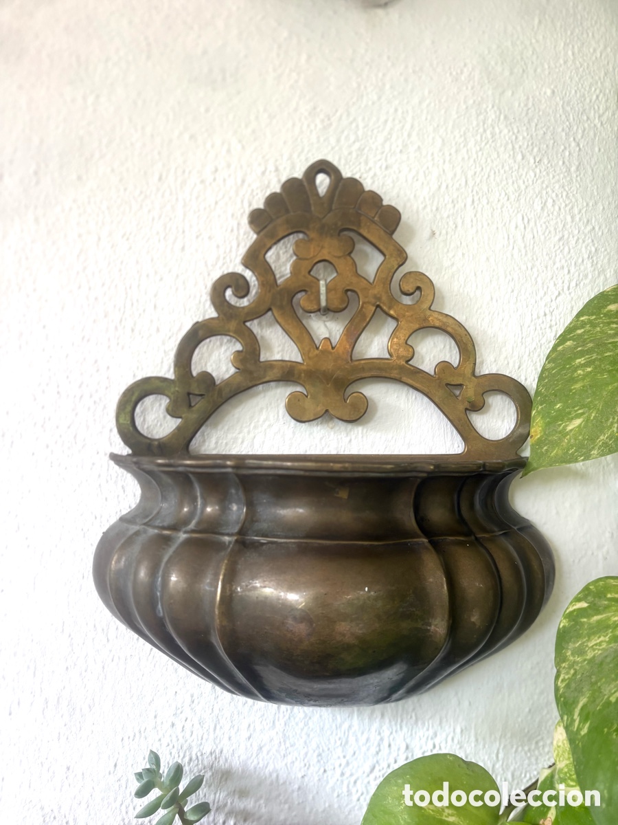 Antig&uuml;edades: BENDITERA DE BRONCE.