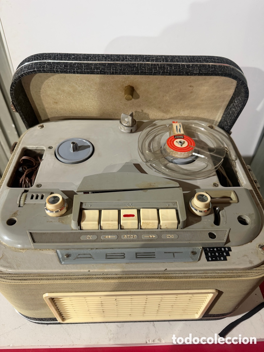 Antig&uuml;edades: Magnet&oacute;fono Vintage ABET con Maleta