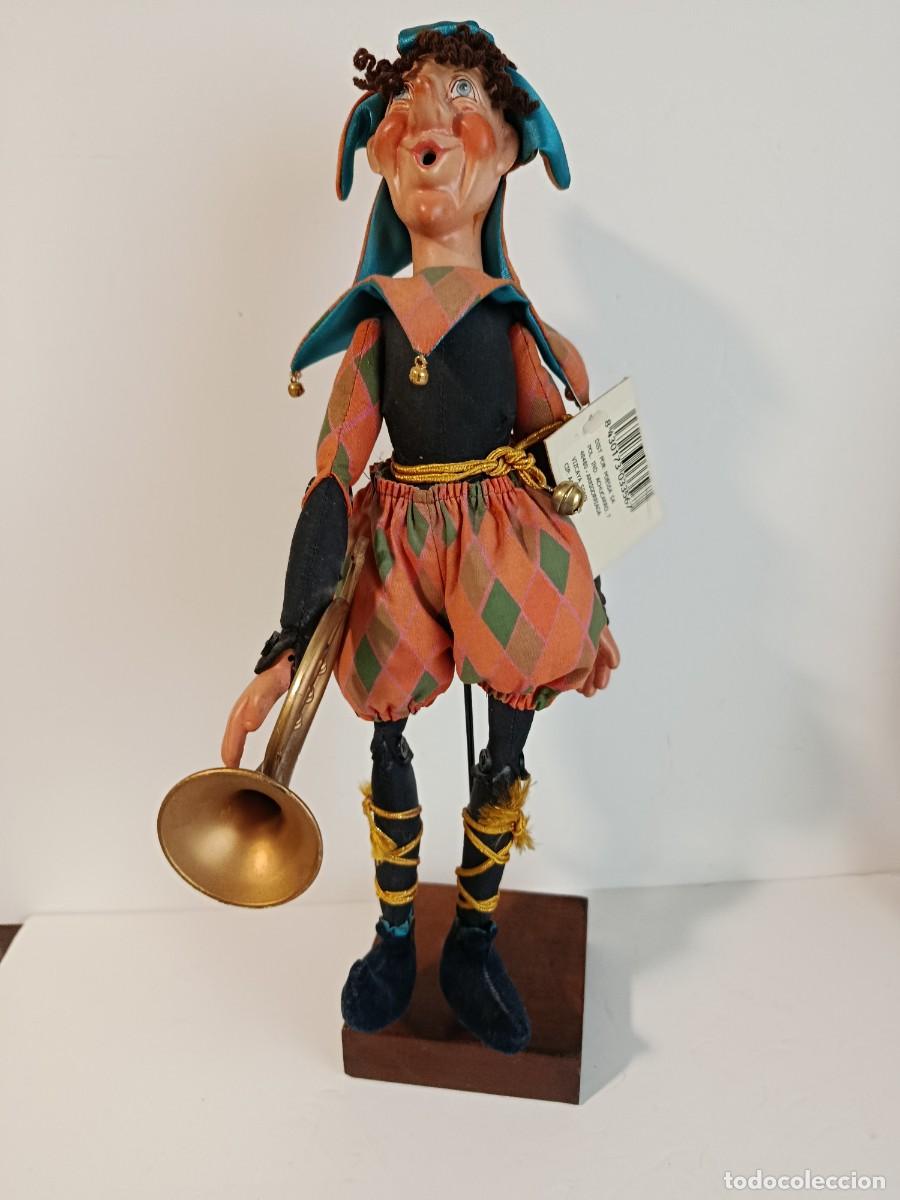 Antig&uuml;edades: MU&Ntilde;ECO FIGURA BUFON EN PEANA DE MADERA. - Foto 3