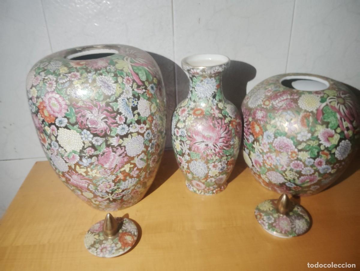 Antig&uuml;edades: Lote de 3 jarrones de porcelana mil flores