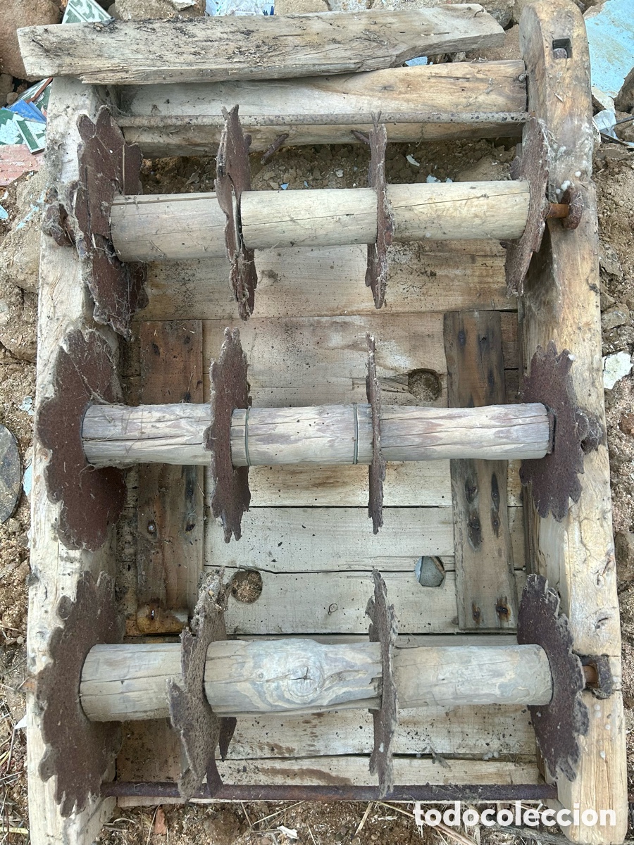 Antig&uuml;edades: Trillo antiguo de madera - Foto 1