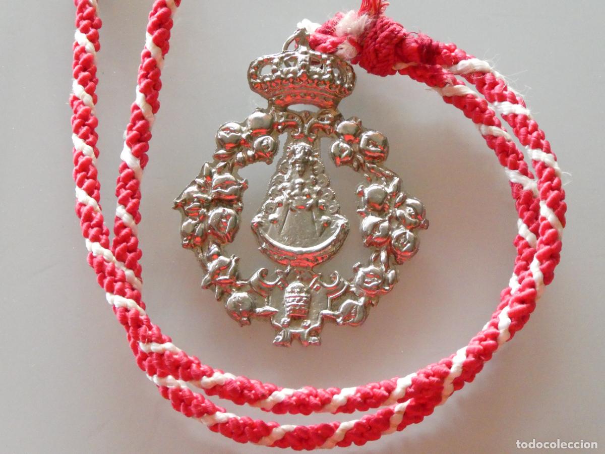 Antig&uuml;edades: MEDALLA MEDALLON RELIGIOSO. HERMANDAD DEL ROC&Iacute;O DE GRANADA. 70GR
