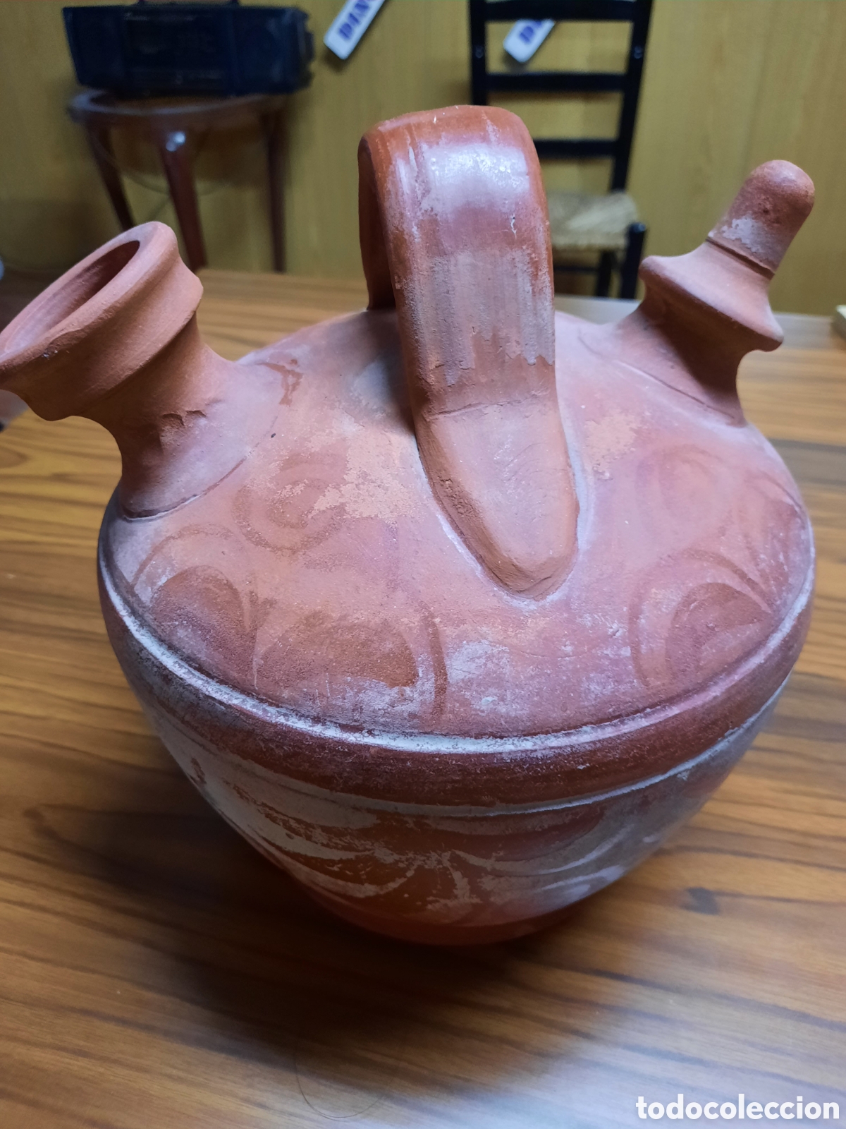 Antig&uuml;edades: Antiguo botijo de barro rojo - Foto 1