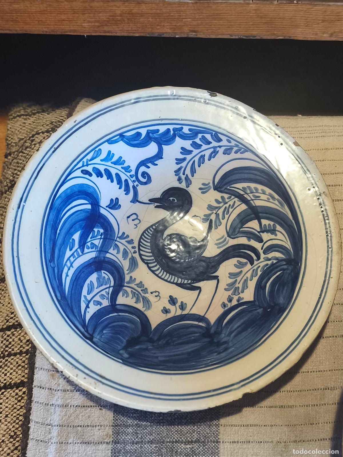Antig&uuml;edades: Platos de Talavera de la Reina. S.XVIII