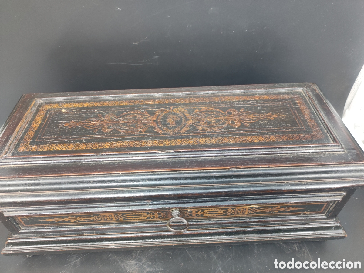 Antig&uuml;edades: Caja de madera siglo XIX - Foto 2