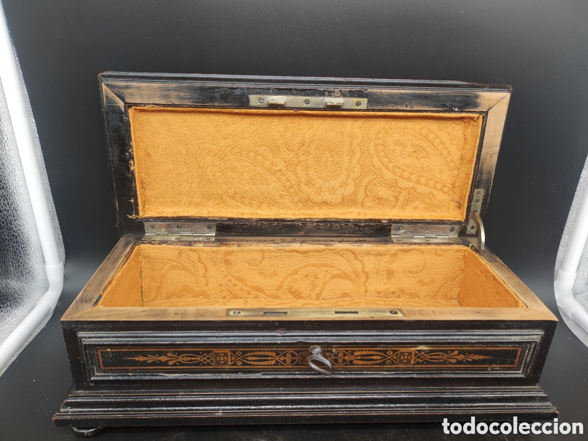 Antig&uuml;edades: Caja de madera siglo XIX - Foto 3