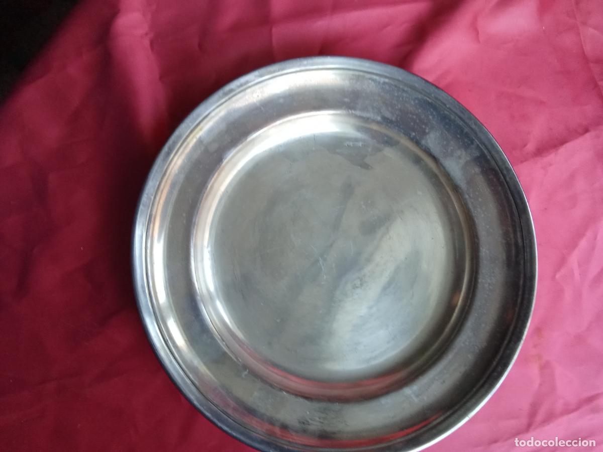 Antig&uuml;edades: Plato plateado de meneses principios del siglo XX, antiguo. Rinconera