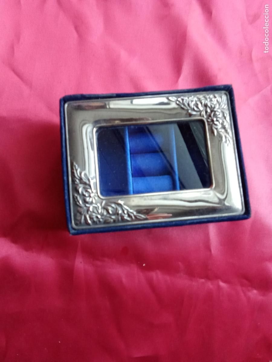 Antig&uuml;edades: Bonita caja joyero azul y plateado. Rinconera