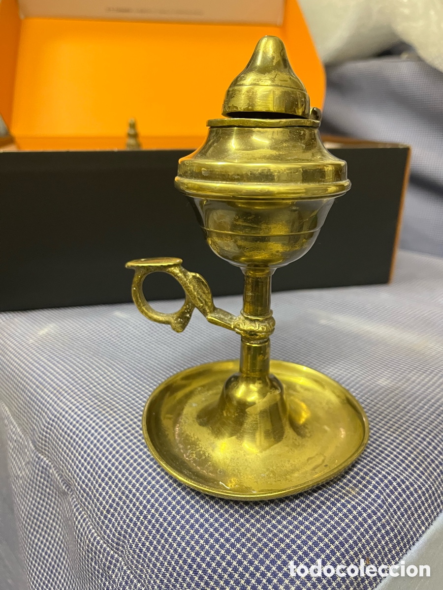 Antig&uuml;edades: Candil antiguo de lat&oacute;n &ndash; l&aacute;mpara de aceite