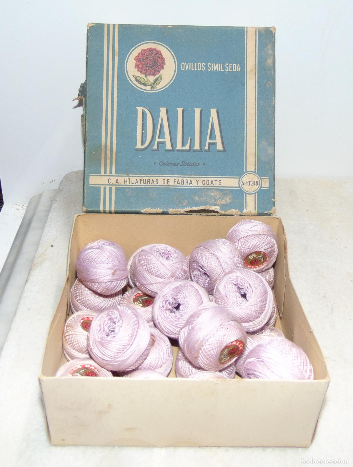 Antig&uuml;edades: CAJA DE HILOS DE ALGODON DALIA DE FABRA Y COATS, CON DESGASTE EN LA CAJA