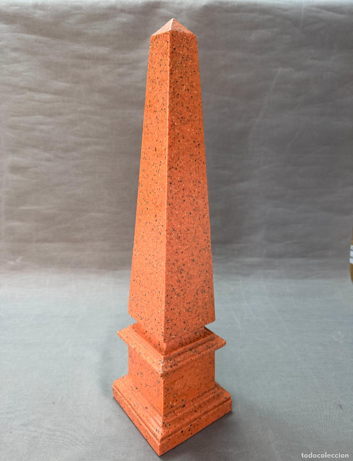 Antig&uuml;edades: Obelisco . Acanto fanal made in Spain , ca. 1990 , alto 55 cm. 6 kilos.