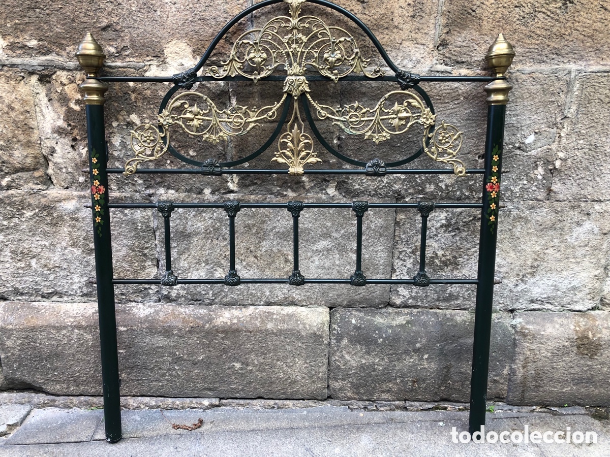 Antig&uuml;edades: Antiguo cabecero de cama de hierro forjado y lat&oacute;n con detalles florales (114x128 cm)