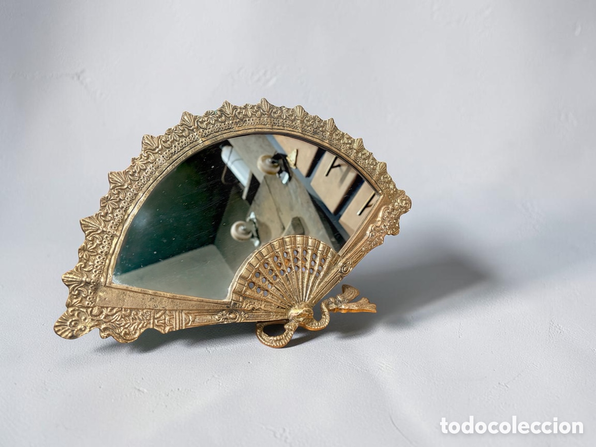 Antig&uuml;edades: Antiguo espejo de mesa en bronce