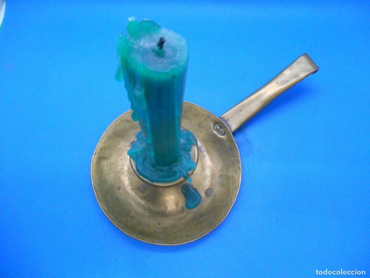 Antig&uuml;edades: ANTIGUA PALMATORIA -CANDELABRO EN BRONCE - Foto 2