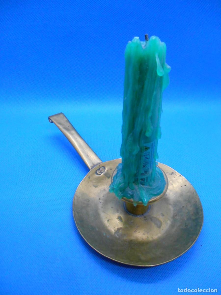 Antig&uuml;edades: ANTIGUA PALMATORIA -CANDELABRO EN BRONCE - Foto 3