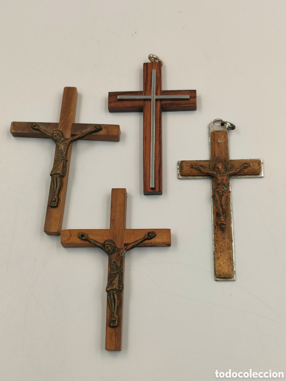 Antig&uuml;edades: Lote de 4 cruces y crucifijos vintage