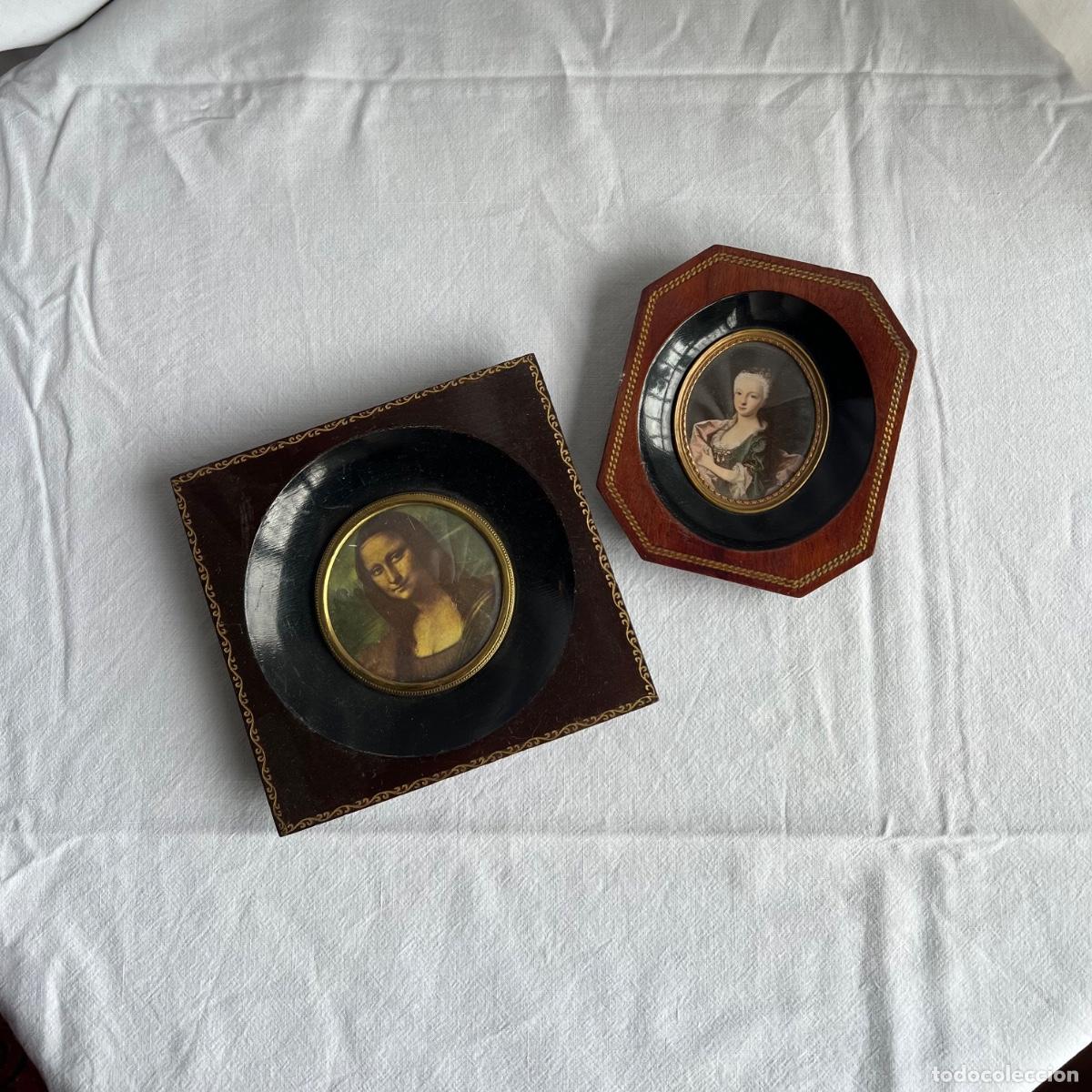 Antig&uuml;edades: Pareja de marcos para retratos en miniatura - Terciopelo negro, moldura de madera y lat&oacute;n