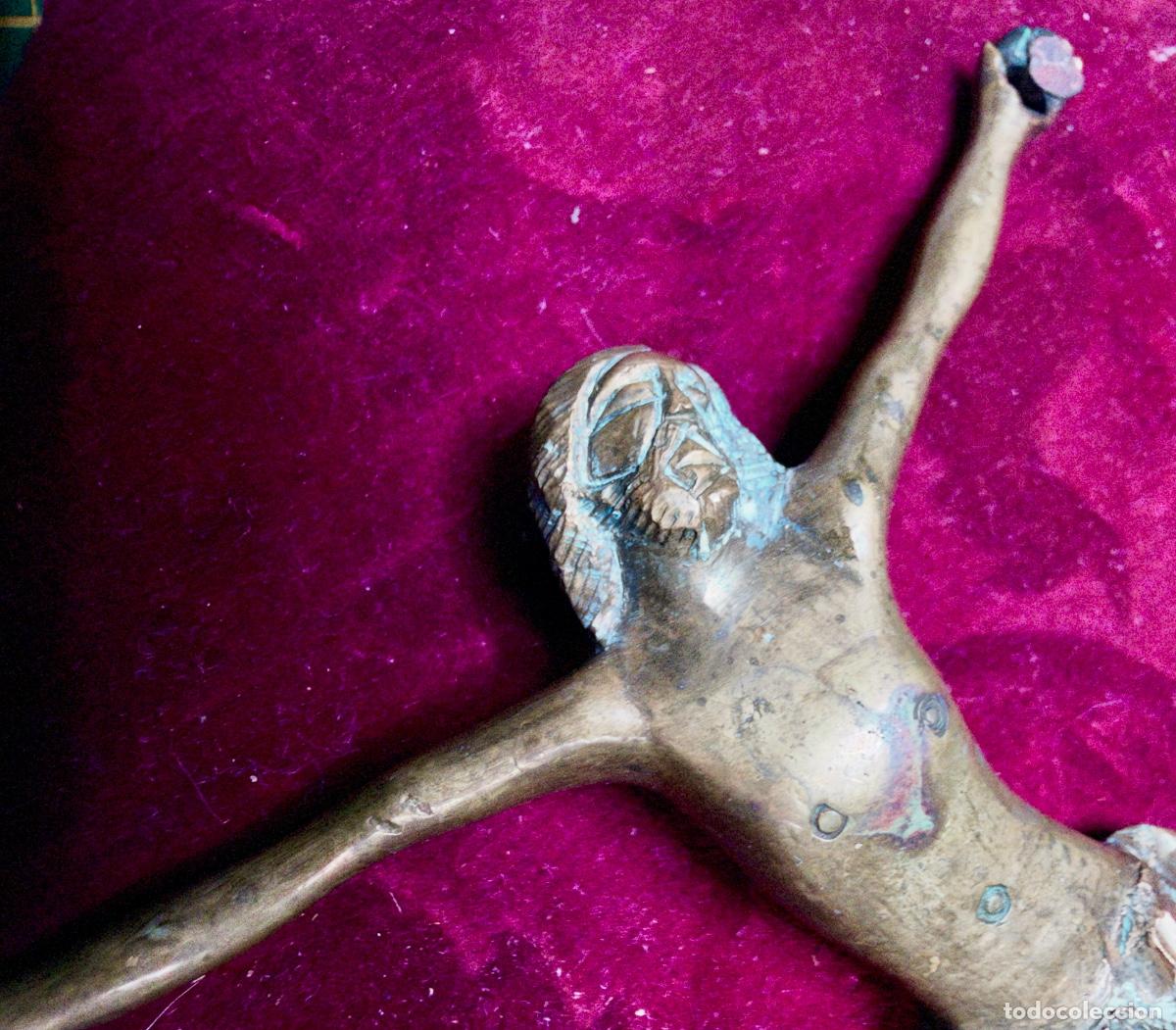 Antig&uuml;edades: Cristo en bronce, probablemente del siglo XVII - Foto 2