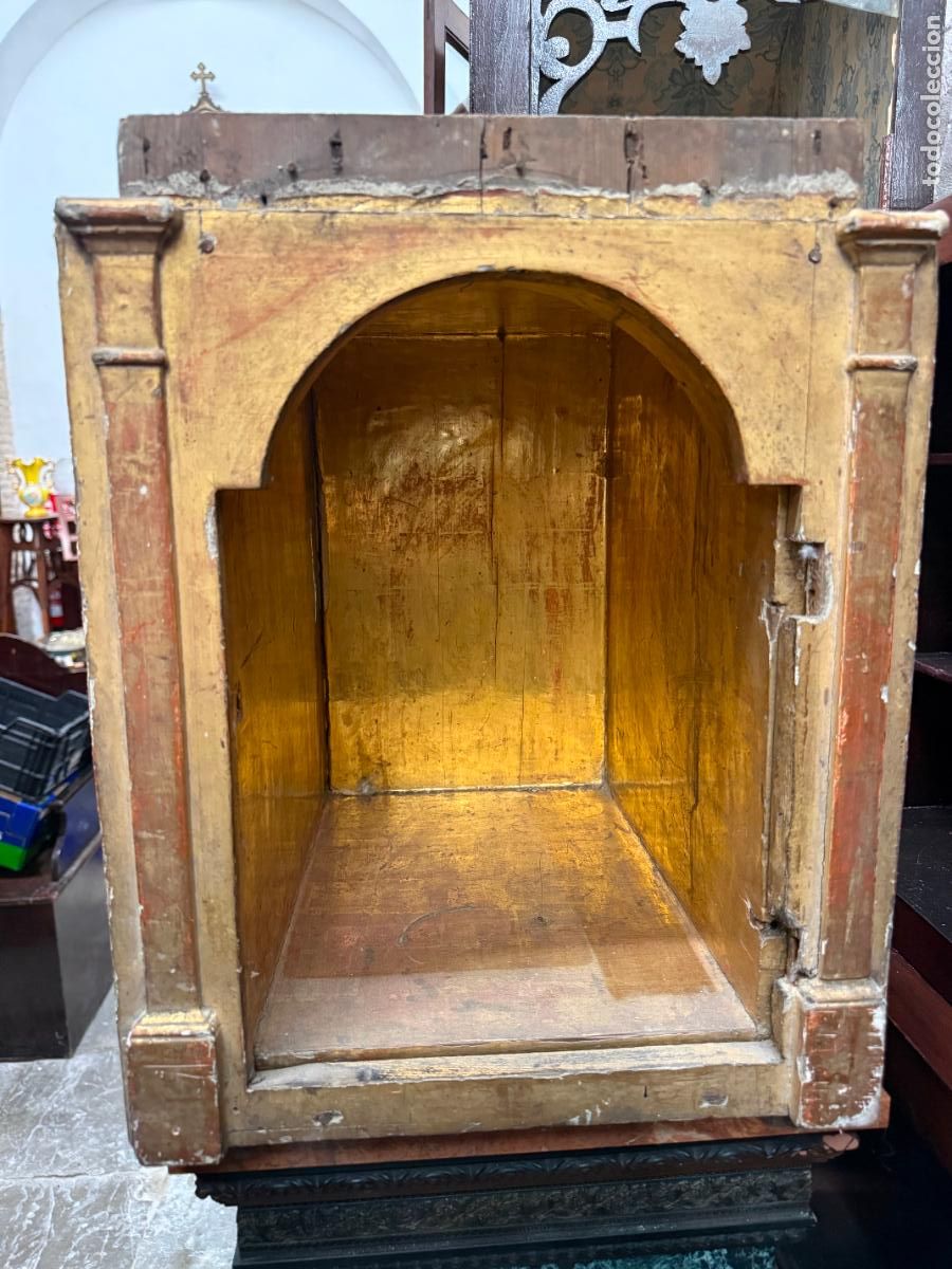 Antig&uuml;edades: ANTIGUO SAGRARIO SIGLO XVIII EN MADERA Y ORO FINO - LE FALTA LA PUERTA - MEDIDA 48X42X35 CM