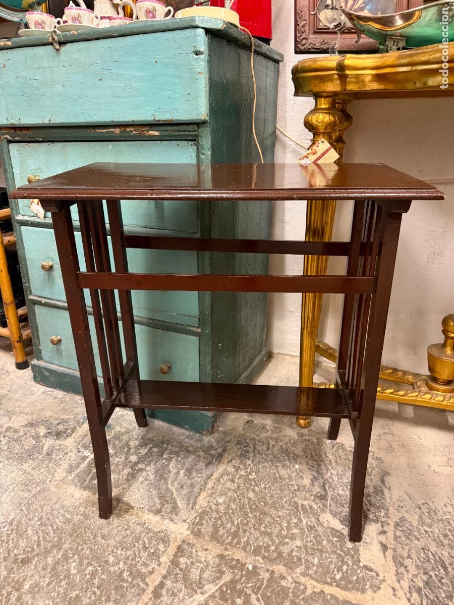 Antig&uuml;edades: ANTIGUA MESA AUXILIAR DE MADERA - MEDIDA 66X36X75 CM