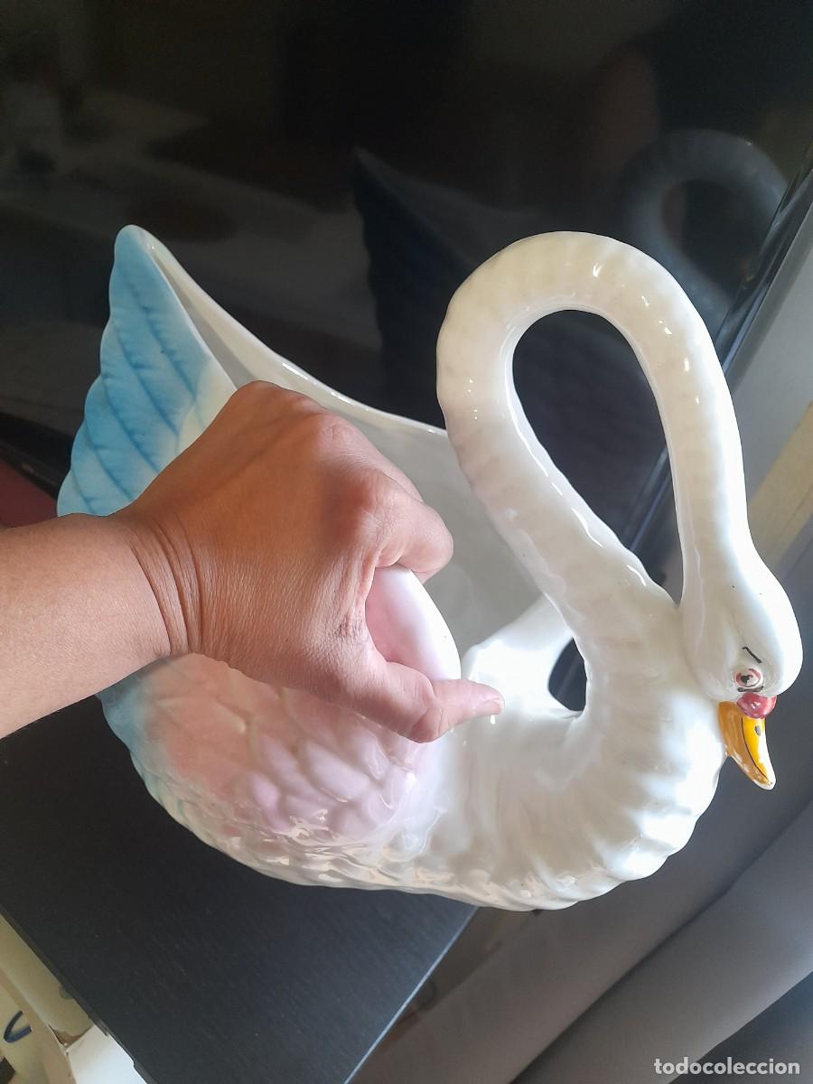 Antig&uuml;edades: Cuadro, cisne, florero mochilay - Foto 5